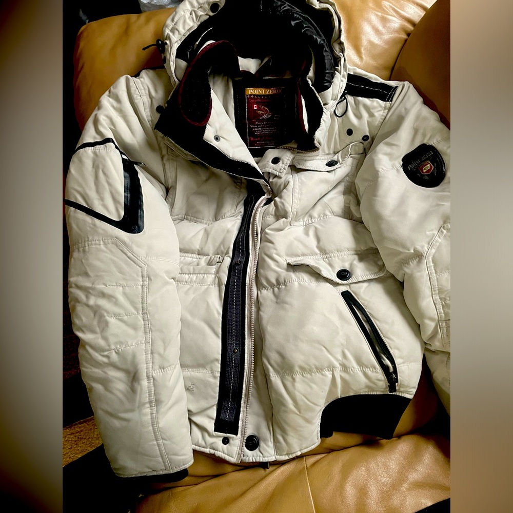 DESCRIPTION
Introducing  hooded double front jacket.